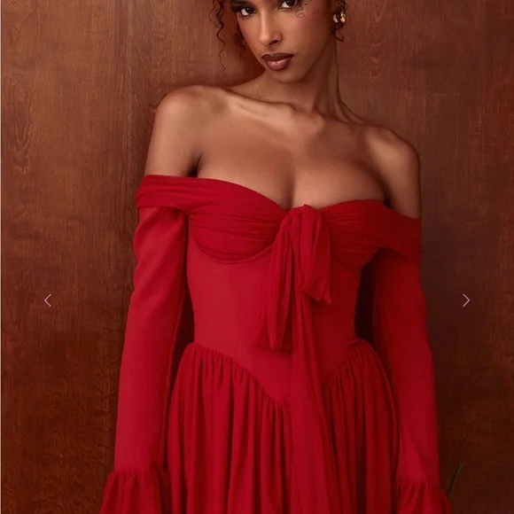House of CB Alana dress Scarlet Off Shoulder Medium - Picture 2 of 4